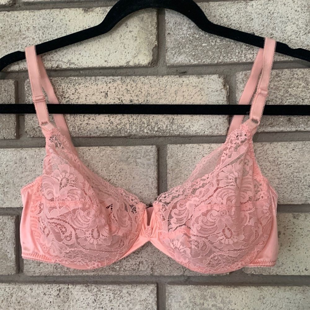Oscar de la renta bra has underwire 36c